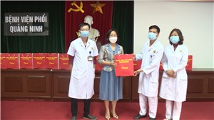 Phòng LĐTBXH Thành phố Hạ Long tặng quà cho trẻ em tại các khu cách ly phòng, chống dịch Covid – 19