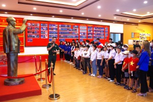 BCĐ hoạt động hè phường Hà Lầm tổ chức chương trình tìm hiểu truyền thống địa phương cho TTN-HS trên địa bàn phường