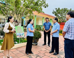 Thường trực Thành ủy kiểm tra thực địa và làm việc với xã Đồng Sơn về tình hình triển khai thực hiện Chương trình Nông thôn mới
