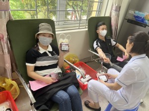 Tiếp nhận 104 đơn vị máu tại phường Việt Hưng