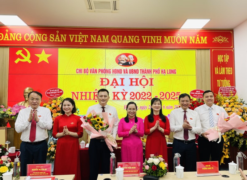 Đại hội Chi bộ Văn phòng HĐND và UBND TP Hạ Long, Nhiệm kỳ 2022 – 2025