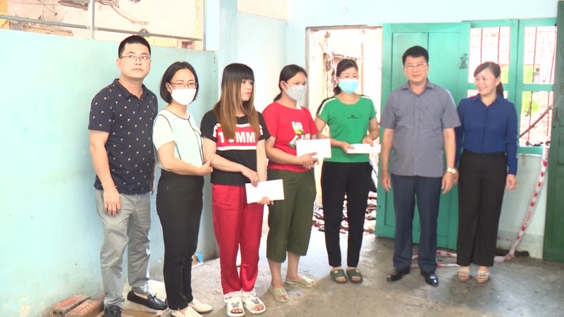 Thành phố Hạ Long: hỗ trợ nhà bị cháy tại phường Giếng Đáy