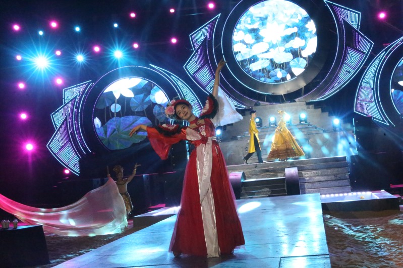 Ra mắt chương trình nghệ thuật Vietcharm show - Việt Nam gấm hoa