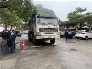 Thành phố Hạ Long: Tạm giữ nhiều xe quá tải, lưu hành không phép, sai phép