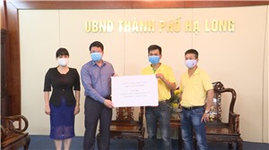 Thành phố Hạ Long tiếp nhận hiện vật phòng, chống dịch Covid-19