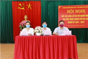 Cử tri xã Đồng Sơn và Sơn Dương tiếp xúc với những người ứng cử đại biểu HĐND Thành phố khóa II