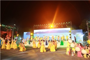 Đặc sắc chương trình nghệ thuật “Vịnh Hạ Long - Điểm hẹn kỳ quan thiên nhiên thế giới”