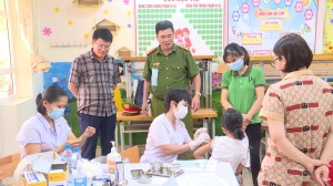 Đồng chí Nguyễn Ngọc Sơn, PCT UBND TP kiểm tra công tác chuẩn bị khai giảng năm học mới 2022-2023 tại một số trường học