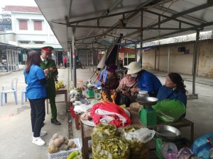Thành đoàn Hạ Long ra quân hướng dẫn kích hoạt tài khoản định danh điện tử và cài đặt ứng dụng VNEID
