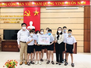 Lãnh đạo Thành phố thăm, tặng quà người khuyết tật năm 2022