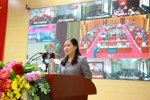 Phó Chủ nhiệm Ủy ban xã hội Quốc hội Đỗ Thị Lan tiếp xúc cử tri thành phố Hạ Long