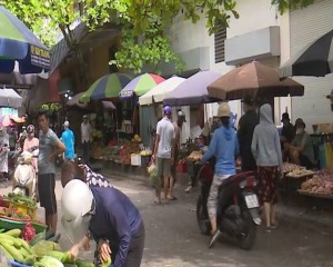 Cần tăng cường quản lý trật tự tại khu vực chợ tạm giáp ranh với chợ Hạ Long 2