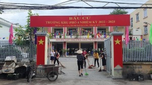 Nhân dân Thành phố ra quân vệ sinh môi trường trước ngày bầu cử Trưởng thôn, Trưởng khu phố