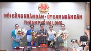 Trao quyết định điều động, bổ nhiệm Hiệu trưởng, Phó hiệu trưởng một số trường học trên địa bàn