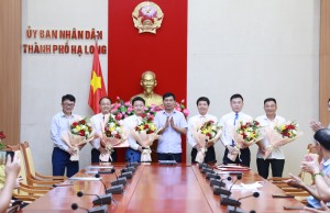 Công bố quyết định của BTV Thành ủy và UBND thành phố về công tác cán bộ
