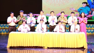 Chủ tịch UBND tỉnh dự Ngày hội Toàn dân bảo vệ ANTQ tại phường Hồng Gai