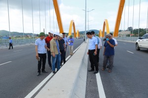 Đoàn giám sát đầu tư cộng đồng dự án cầu Tình Yêu
