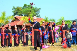 Xây dựng, phát triển văn hoá Hạ Long đáp ứng yêu cầu phát triển bền vững