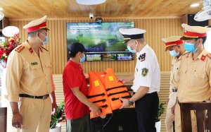 Đảm bảo an toàn tuyệt đối cho hoạt động vận tải khách thăm vịnh Hạ Long