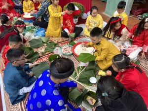 Hoạt động trải nghiệm “Tết Việt” của học sinh trường Tiểu học Bãi Cháy