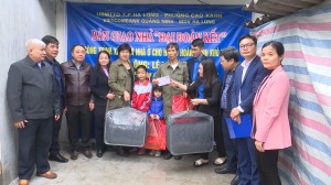 Phường Cao Xanh bàn giao nhà “Đại đoàn kết”; trao học bổng cho học sinh có hoàn cảnh khó khăn
