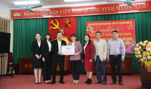 Tặng quà tết cho 50 hộ dân có hoàn cảnh khó khăn trên địa bàn phường Giếng Đáy