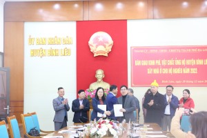 Chung tay vì người nghèo huyện Bình Liêu