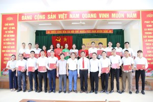 Bế giảng lớp Sơ cấp lý luận chính trị năm 2023.