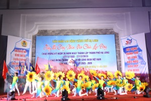 Tiếng hát công nhân, viên chức, lao động chào mừng kỷ niệm 30 năm ngày thành lập thành phố Hạ Long