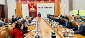 Thường trực Thành ủy nghe báo cáo tiến độ triển khai các hoạt động chào mừng kỷ niệm 30 năm thành lập TP