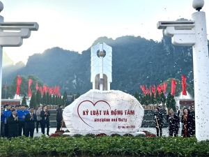 TP Hạ Long: Khánh thành 6 phiến đá biểu trưng tại các địa điểm công cộng 