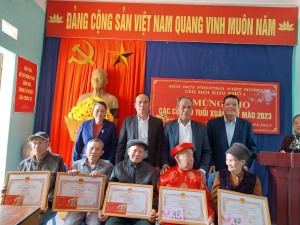 Phường Việt Hưng tổ chức Lễ mừng thọ, chúc thọ người cao tuổi Xuân Quý Mão