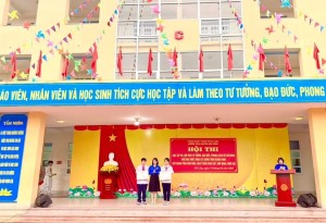 Khen thưởng giáo viên, học sinh có thành tích tại Hội thi Khoa học kỹ thuật cấp Tỉnh học sinh THPT