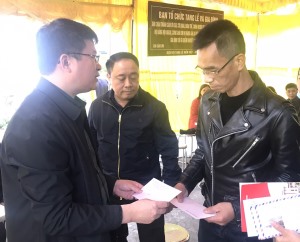 Lãnh đạo TP thăm, động viên gia đình 2 cháu nhỏ bị đuối nước tại phường Cao Xanh