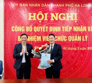UBND Thành Phố: Trao Quyết định về công tác cán bộ