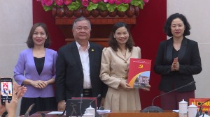 Công bố quyết định đổi tên Đảng bộ khối doanh nghiệp