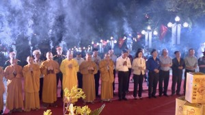 Lễ cầu siêu và thắp nến tri ân các anh hùng, liệt sỹ