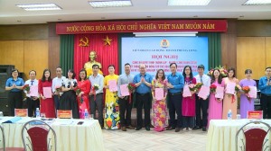 Ra mắt công đoàn cơ sở ký kết Thỏa ước lao động tập thể