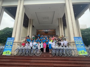 Hội LHPN: trao tặng " Xe đạp chở ước mơ" cho học sinh có hoàn cảnh khó khăn