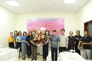 Lãnh đạo Thành phố thăm, chúc mừng Trung tâm TT&VH Thành phố nhân ngày Báo chí cách mạng Việt Nam 21/6