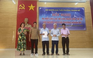 Phường Hoành Bồ: Ra mắt CLB văn nghệ liên thế hệ người cao tuổi