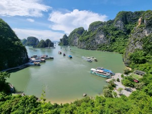 Gìn giữ vẻ đẹp di sản Vịnh Hạ Long