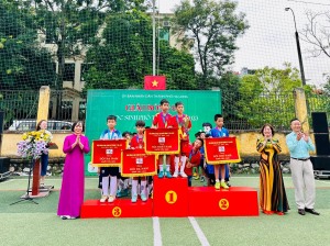 Sôi nổi giải bóng đá học sinh phổ thông thành phố Hạ Long năm 2023