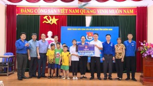 Tỉnh Đoàn Quảng Ninh: Trao tặng khu vui chơi cho thanh thiếu nhi xã Lê Lợi