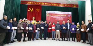 Ủy ban MTTQ thành phố phối hợp tổ chức thăm, tặng quà Tết Nguyên đán Giáp Thìn 