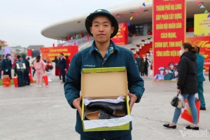 Món quà đầu tiên tặng bố của chàng trai Quảng Ninh trong ngày ra quân