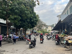 Tăng cường quản lý trật tự khu vực chợ Hạ Long 2 dịp giáp tết Nguyên đán 2024