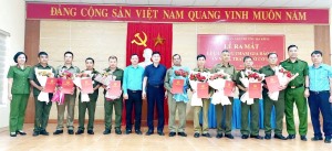 Phường Hà Khẩu ra mắt lực lượng tham gia bảo vệ an ninh, trật tự ở cơ sở.