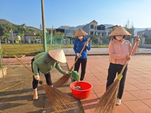 Xã Sơn Dương tổng vệ sinh môi trường và trồng bổ sung, thay thế cây xanh, cây có hoa