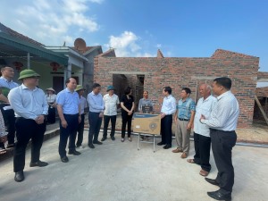 Kiểm tra tiến độ hỗ trợ xây mới, sửa chữa nhà ở cho người dân bị thiệt hại do bão số 3